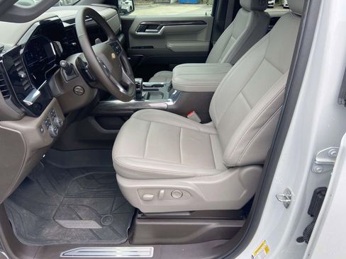 Used 2024 Chevrolet Silverado 1500 LTZ w/ LTZ Premium Package AWD/4WD image 19