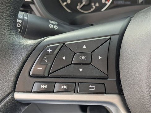 Used 2024 Nissan Altima 2.5 SV image 17