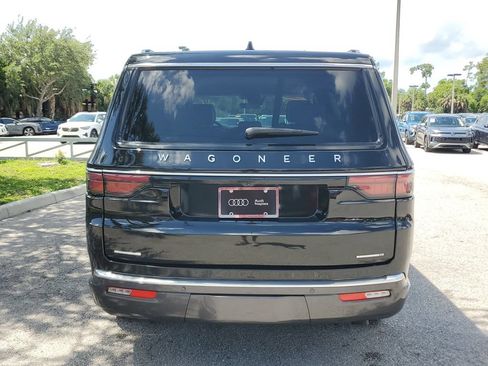 Used 2022 Jeep Wagoneer Series II AWD/4WD image 6