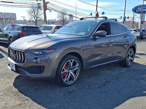 Used 2019 Maserati Levante S image 4