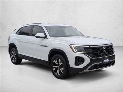 Used 2024 Volkswagen Atlas Cross Sport SE image 3