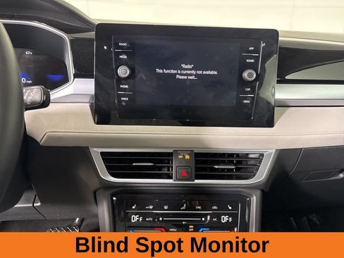Used 2025 Volkswagen Taos SE w/ Panoramic Sunroof Package AWD/4WD image 19