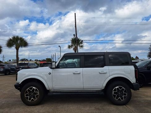 Used 2023 Ford Bronco Outer Banks image 4