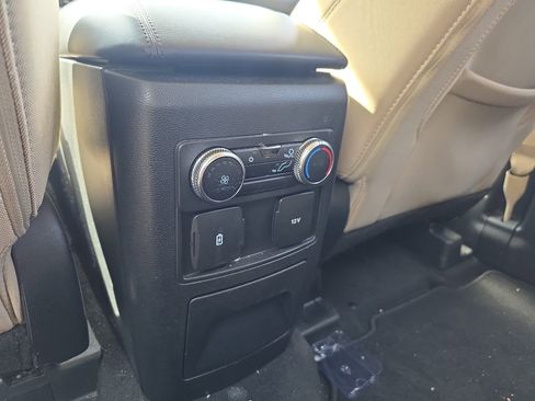 Used 2023 Ford Explorer XLT image 16