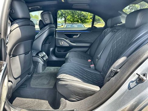 Used 2022 Mercedes-Benz S 500 4MATIC image 4