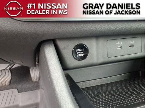 Certified 2025 Nissan Rogue SV AWD/4WD image 16