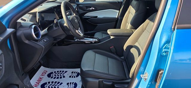New 2026 Chevrolet Trax LT w/ Driver Confidence Package FWD image 9