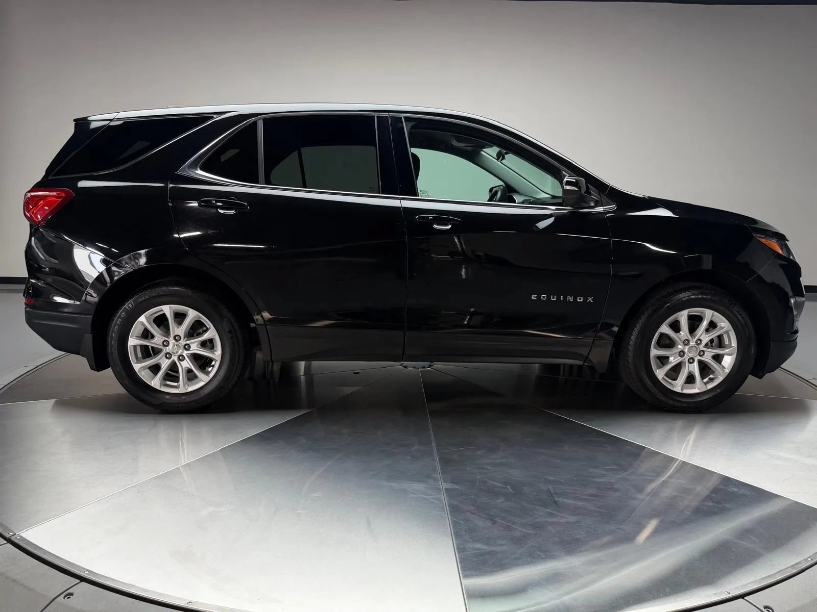 Used 2018 Chevrolet Equinox LT FWD image 6