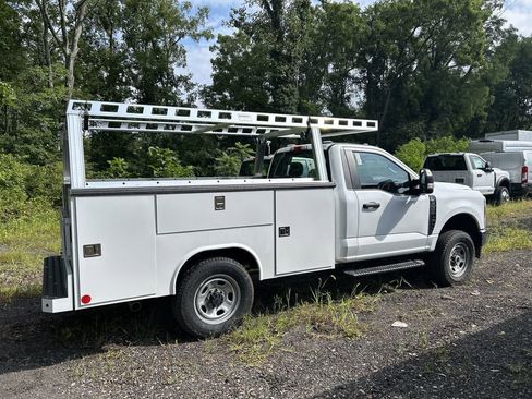 New 2025 Ford F350 XL w/ XL Chrome Package image 4