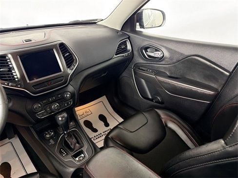 Used 2022 Jeep Cherokee Trailhawk w/ Trailer Tow Group image 21