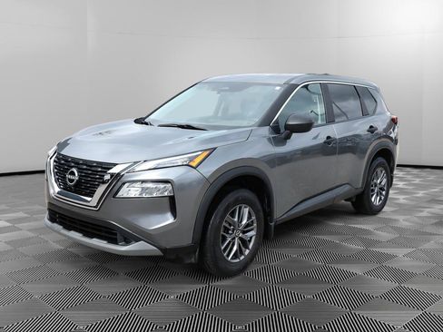 Used 2023 Nissan Rogue S image 5