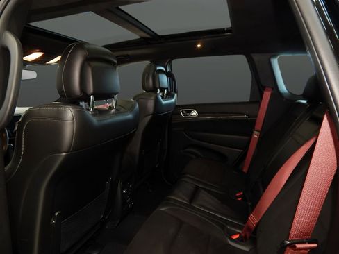 Used 2021 Jeep Grand Cherokee SRT image 33