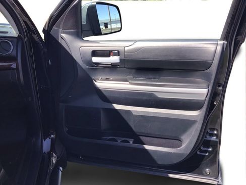 Used 2016 Toyota Tundra Limited w/ Limited Premium Package AWD/4WD image 20