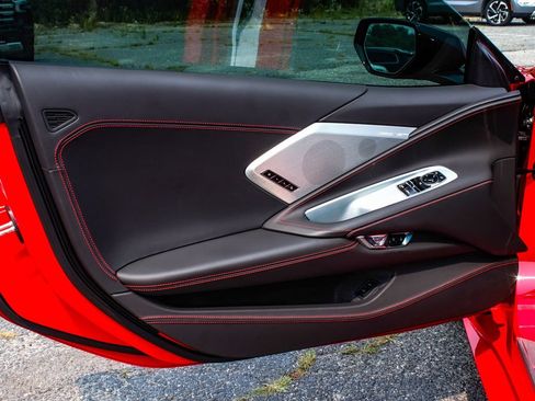 Used 2022 Chevrolet Corvette Stingray Premium Cpe w/ Z51 Performance Package RWD image 8