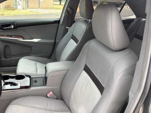 Used 2012 Toyota Camry XLE FWD image 34