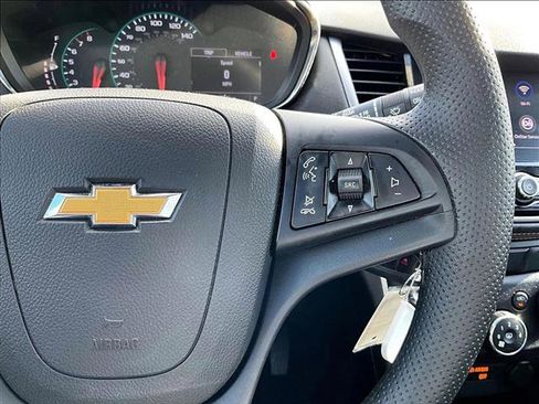 Used 2022 Chevrolet Trax LS image 21