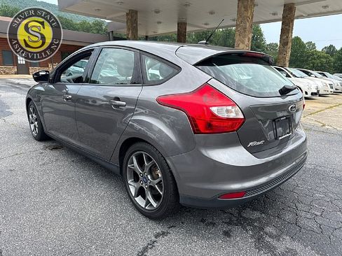 Used 2014 Ford Focus SE w/ Equipment Group 201A FWD image 4