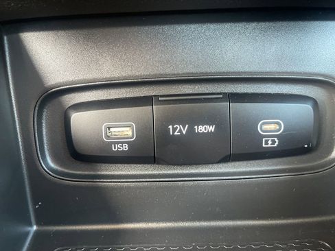 Certified 2023 Hyundai Venue SE w/ Cargo Package FWD image 24