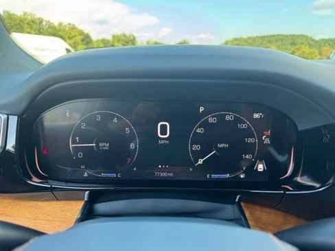 Used 2022 Jeep Grand Wagoneer Series III AWD/4WD image 36