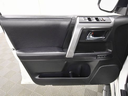 Used 2018 Toyota 4Runner Limited image 13