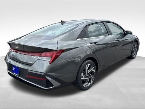 New 2026 Hyundai Elantra Limited FWD image 5