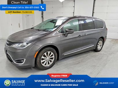 Used 2018 Chrysler Pacifica Touring-L w/ Premium Audio Group