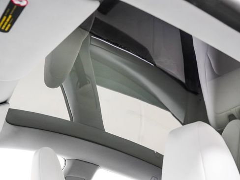 Used 2026 Tesla Model Y 2WD image 12