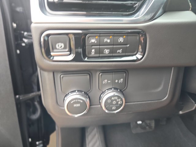 Used 2026 GMC Yukon Elevation RWD image 17