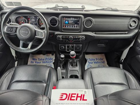 Used 2019 Jeep Wrangler Unlimited Sahara AWD/4WD image 21