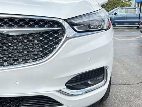 Used 2020 Buick Enclave Avenir w/ Avenir Technology Package AWD/4WD image 3