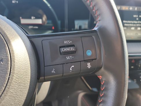 Used 2025 Nissan Kicks SR FWD image 27