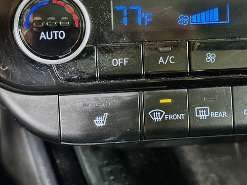 Certified 2022 Hyundai Elantra SEL w/ Convenience + Premium Package image 19