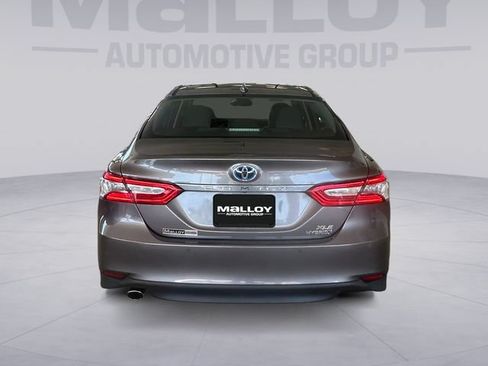 Used 2018 Toyota Camry XLE w/ Audio Package FWD image 4