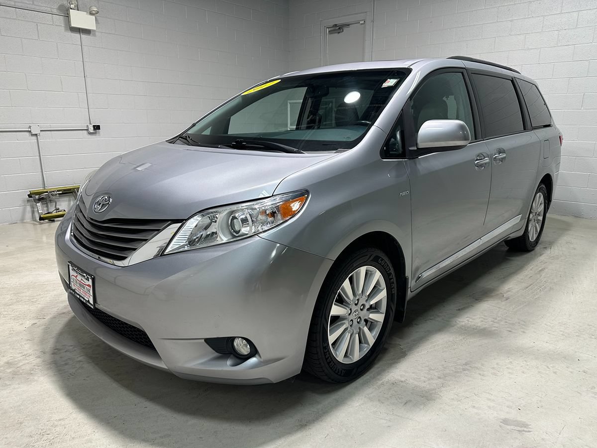 Used 2017 Toyota Sienna XLE w/ Protection Package AWD/4WD image 19