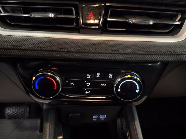 Used 2024 Chevrolet TrailBlazer LT w/ Driver Confidence Package FWD image 17
