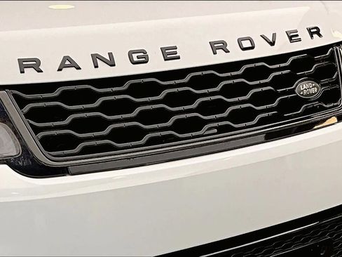 Used 2022 Land Rover Range Rover Sport HST image 32