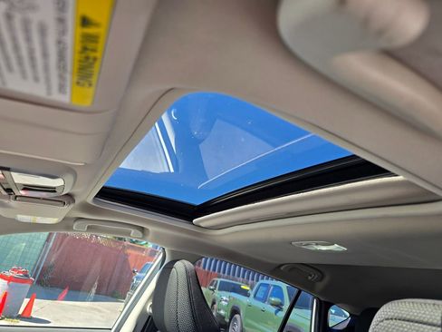 Used 2024 Subaru Crosstrek 2.0i Premium image 5