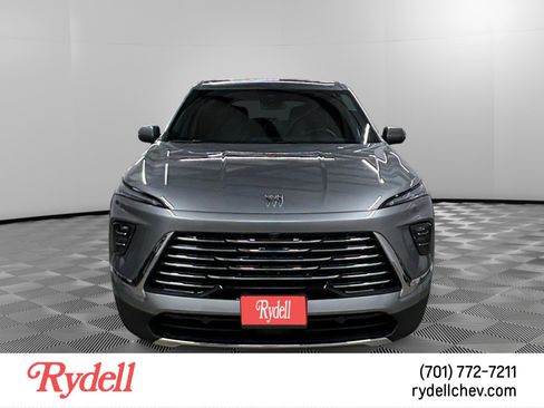 Used 2025 Buick Enclave Preferred image 8