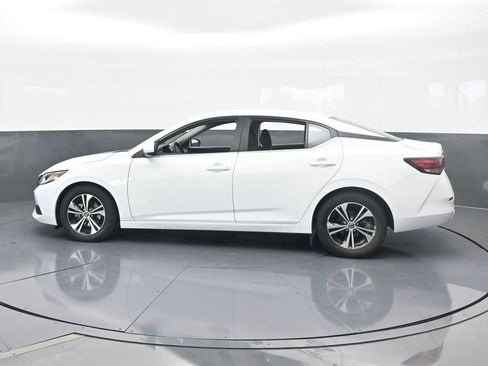 Used 2023 Nissan Sentra SV image 3