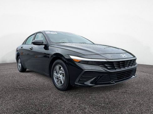 Certified 2024 Hyundai Elantra SE FWD image 1