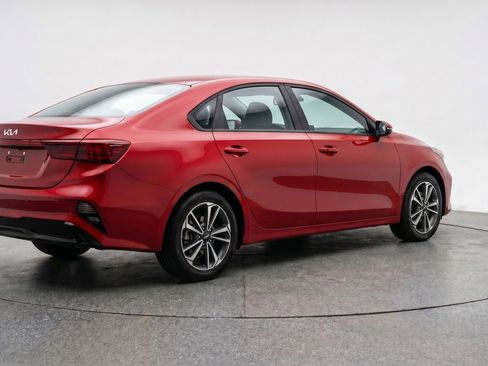 Used 2024 Kia Forte LXS FWD image 9