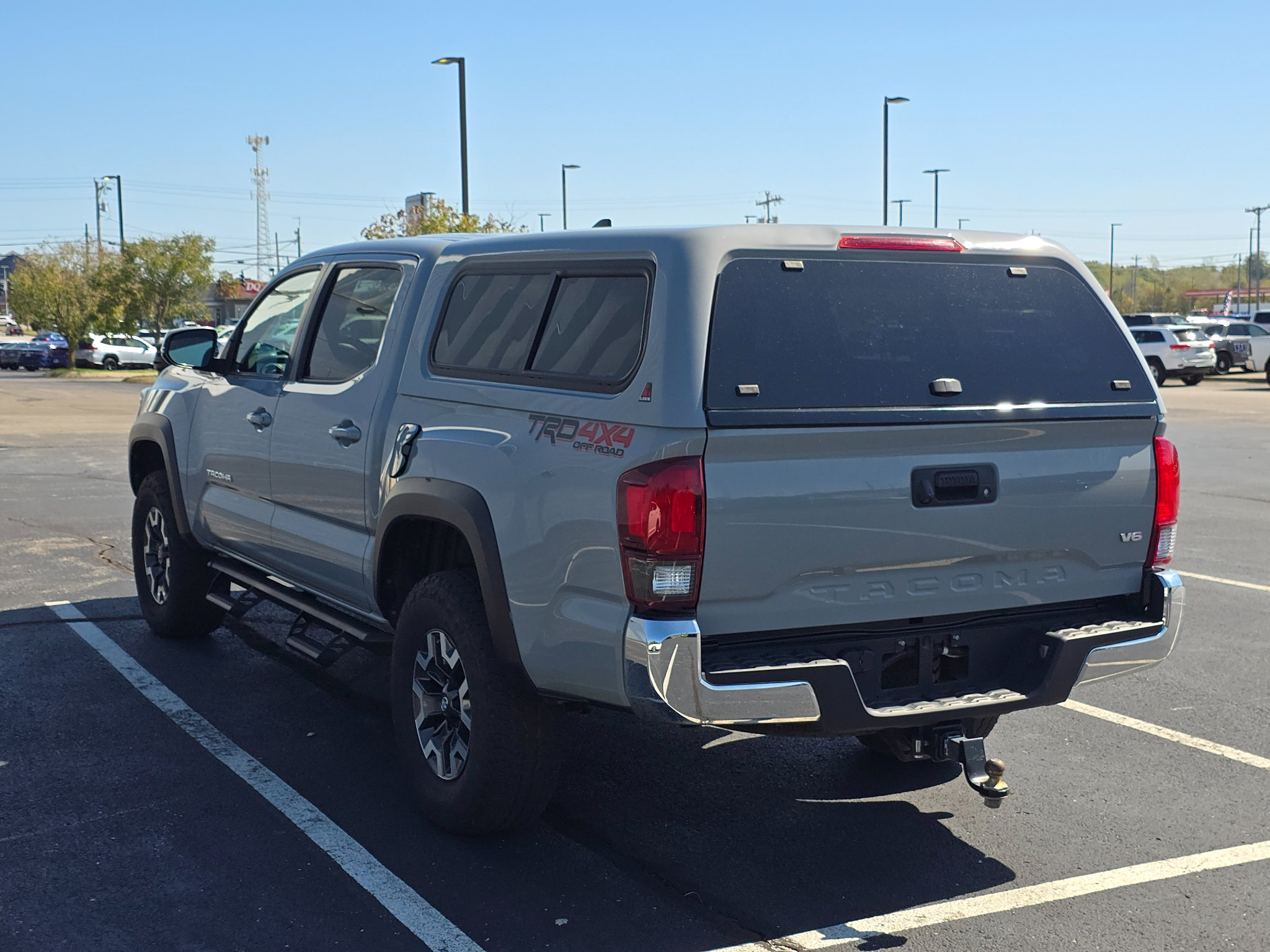 Used 2019 Toyota Tacoma TRD Off-Road AWD/4WD image 8