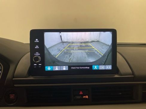 Certified 2025 Honda Pilot Touring image 12