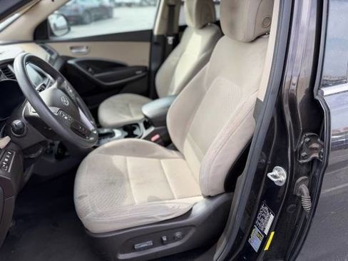 Used 2018 Hyundai Santa Fe SE FWD image 11