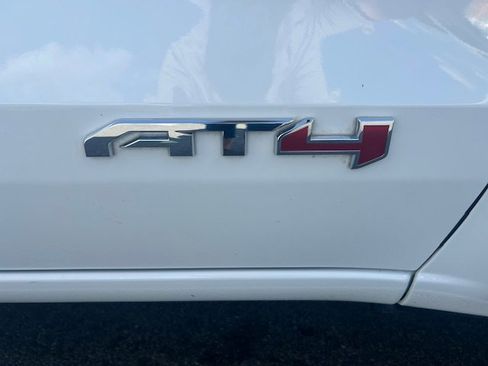 Used 2024 GMC Canyon AT4 AWD/4WD image 7