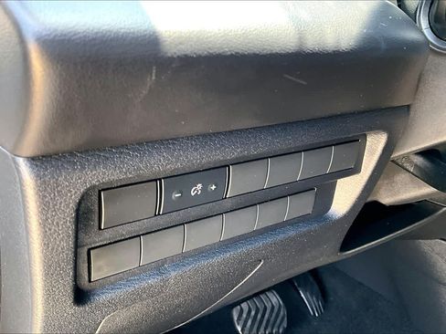 Used 2023 Mitsubishi Outlander ES FWD image 60