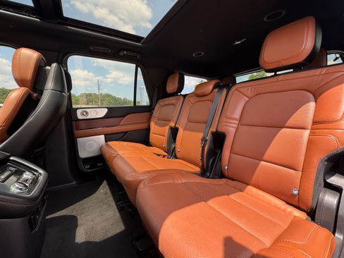 Used 2021 Lincoln Navigator Reserve RWD image 13