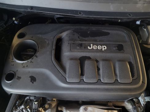 Used 2020 Jeep Cherokee Limited AWD/4WD image 30