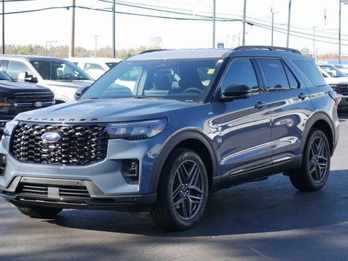 New 2026 Ford Explorer ST-Line w/ ST-Line Street Pack image 8