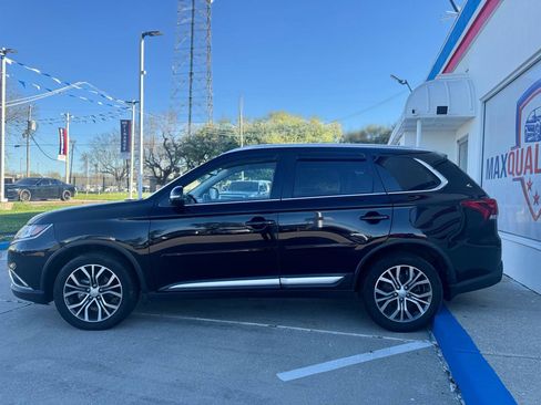 Used 2018 Mitsubishi Outlander SE image 22